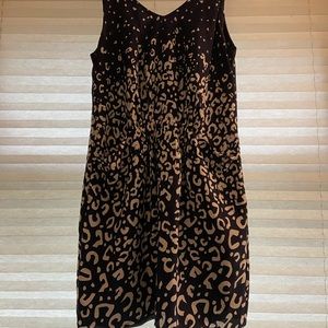 Leopard print dress with pockets